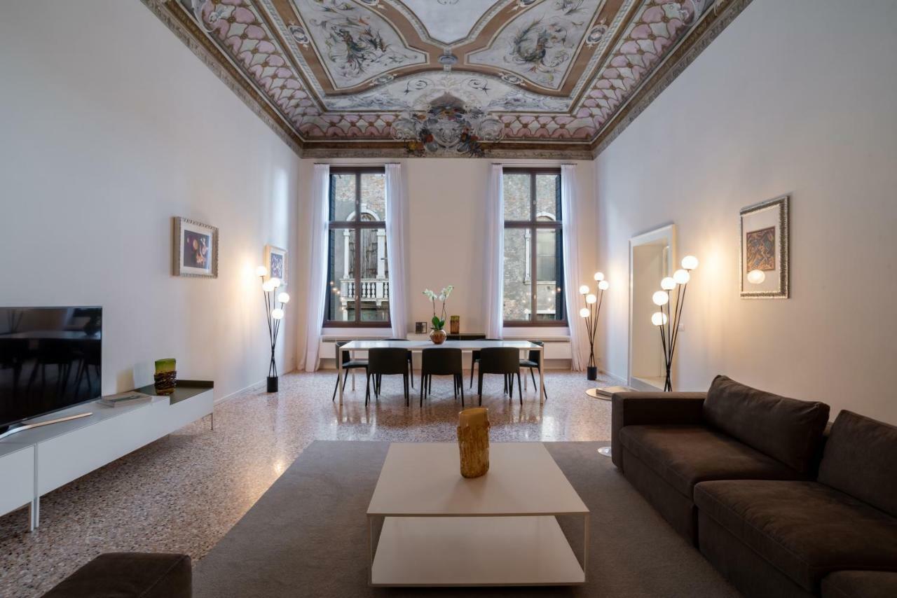 ヴェネツィアPalazzo Vendramin Costaアパートメント エクステリア 写真